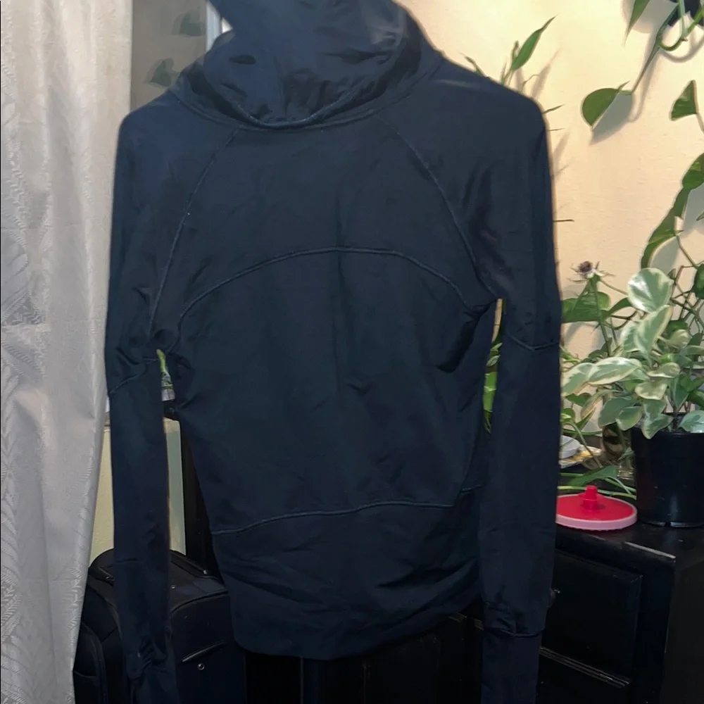 ALO Yoga Black Hoodie - Picture 6 of 9